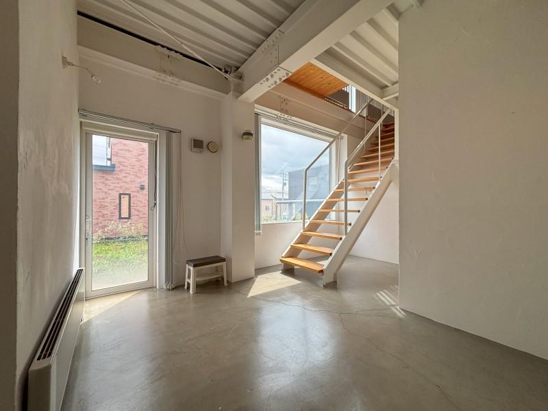 ※商談中※暮らしに便利＆個性的な住まい〜スーパー・コンビニ徒歩圏内〜 内観