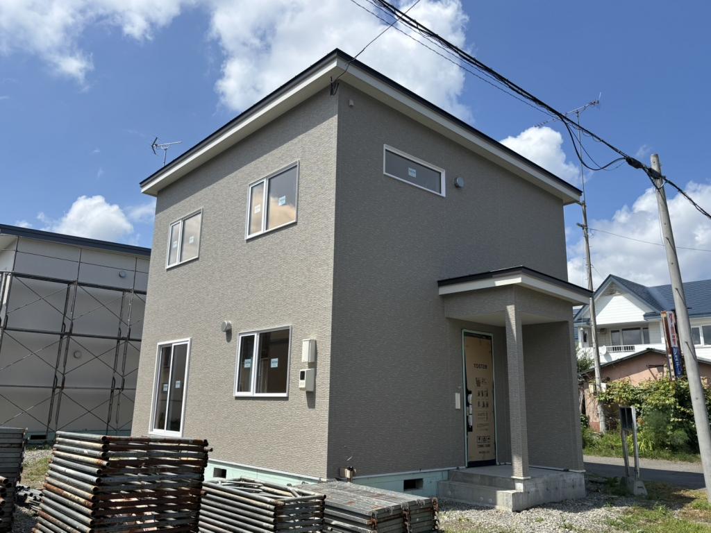 【写真追加】西２条南３７丁目　東棟　新築戸建 外観