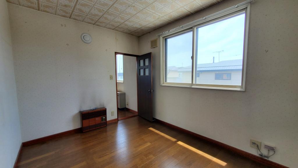 価格変更！　帯広市西24条南1丁目　売家　リフォーム、リノベ向け住宅 -  内観