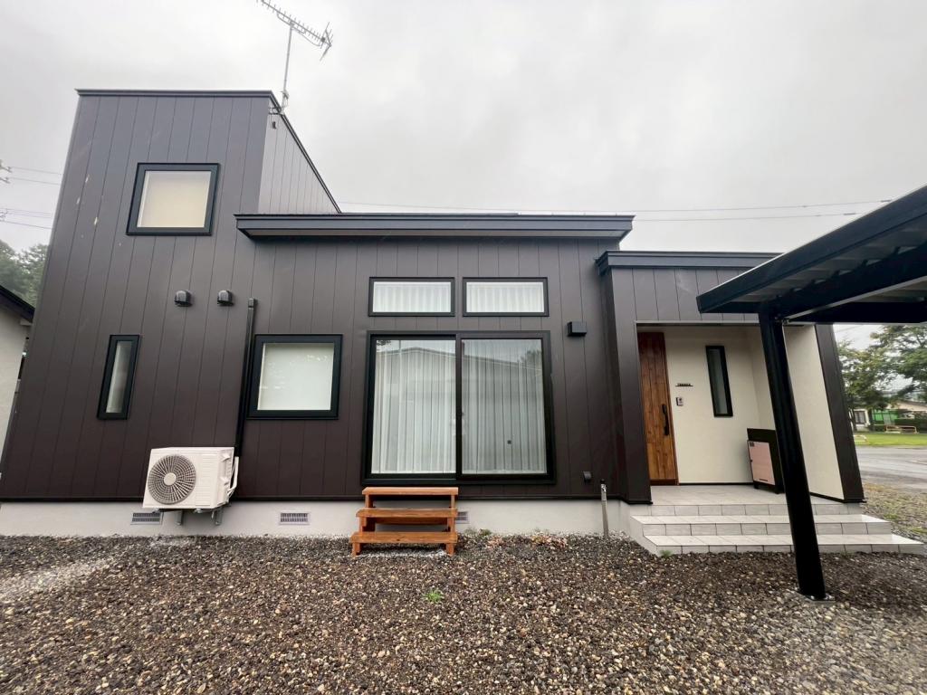 ♪築１年♪　♪北東角地♪　足寄町西町＿築浅住宅