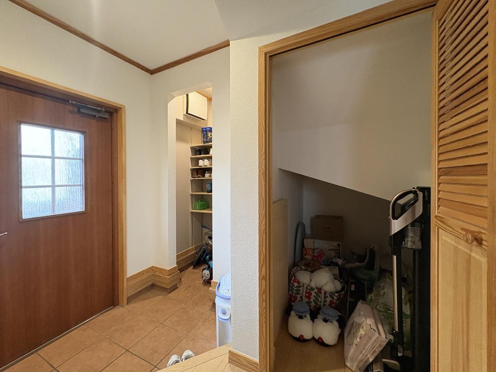 【カーポート・物置付き★築浅物件】東10南16　中古住宅 内観