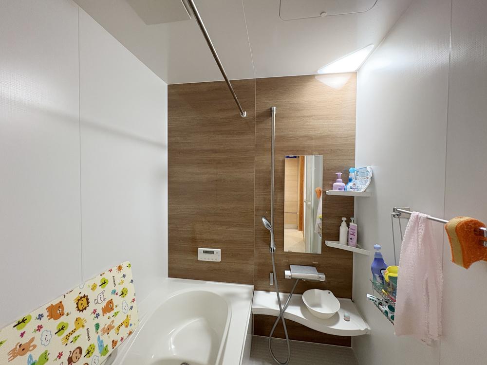 【カーポート・物置付き★築浅物件】東10南16　中古住宅 内観