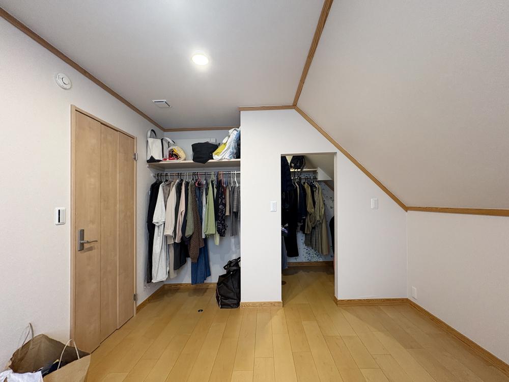 【カーポート・物置付き★築浅物件】東10南16　中古住宅 内観