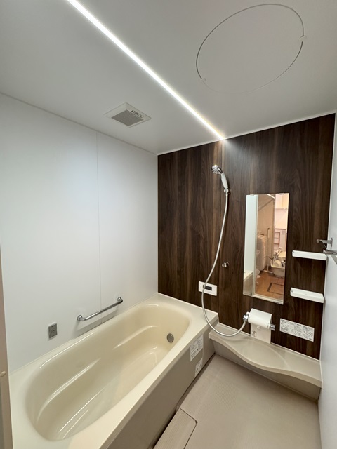 【太陽光パネル設置済！】帯広市西18条南4丁目25番3中古住宅【住居表示 25番14号】 内観