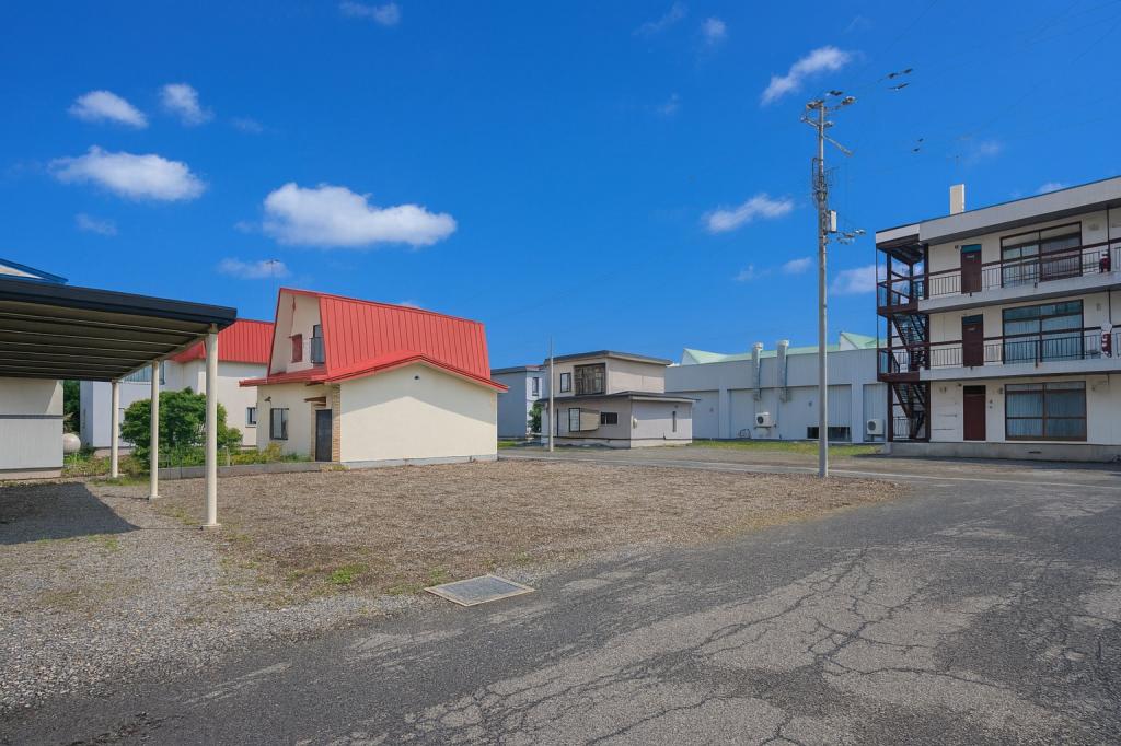 【北東角地・コープさっぽろ徒歩3分】西17南4　売土地