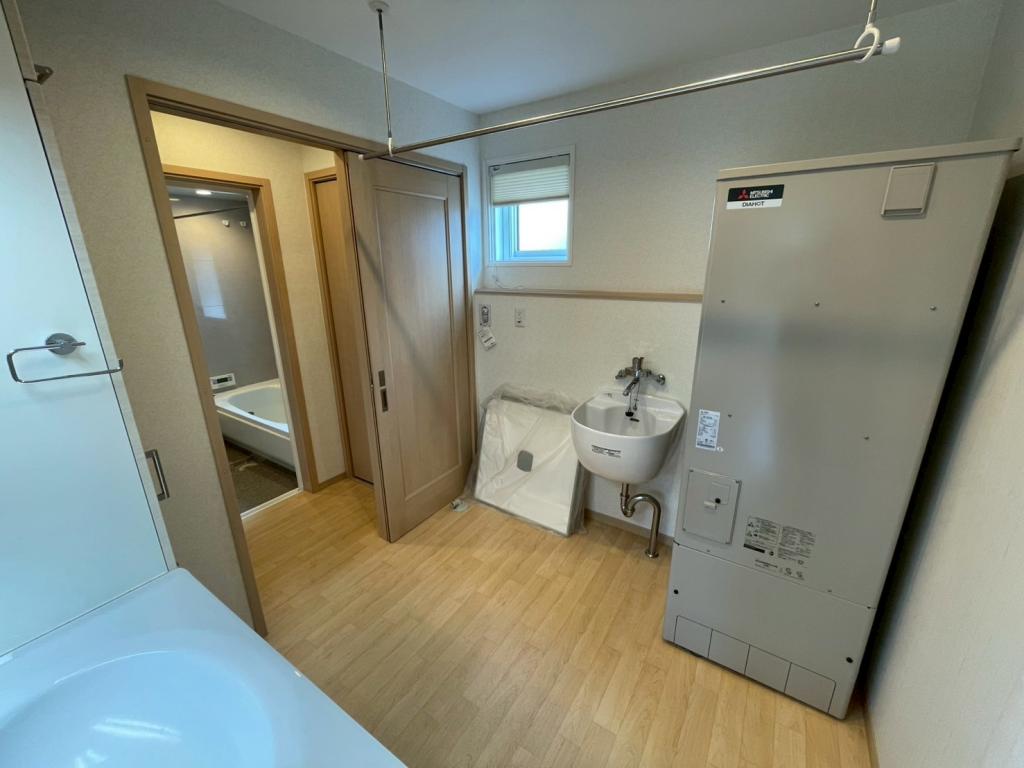 ※商談中※【一条工務店様施工の築浅平家♪】大空町４丁目　中古戸建 内観