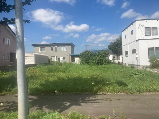 西１８条南３丁目【新緑通沿いに南道路付きの土地が登場！】 内観