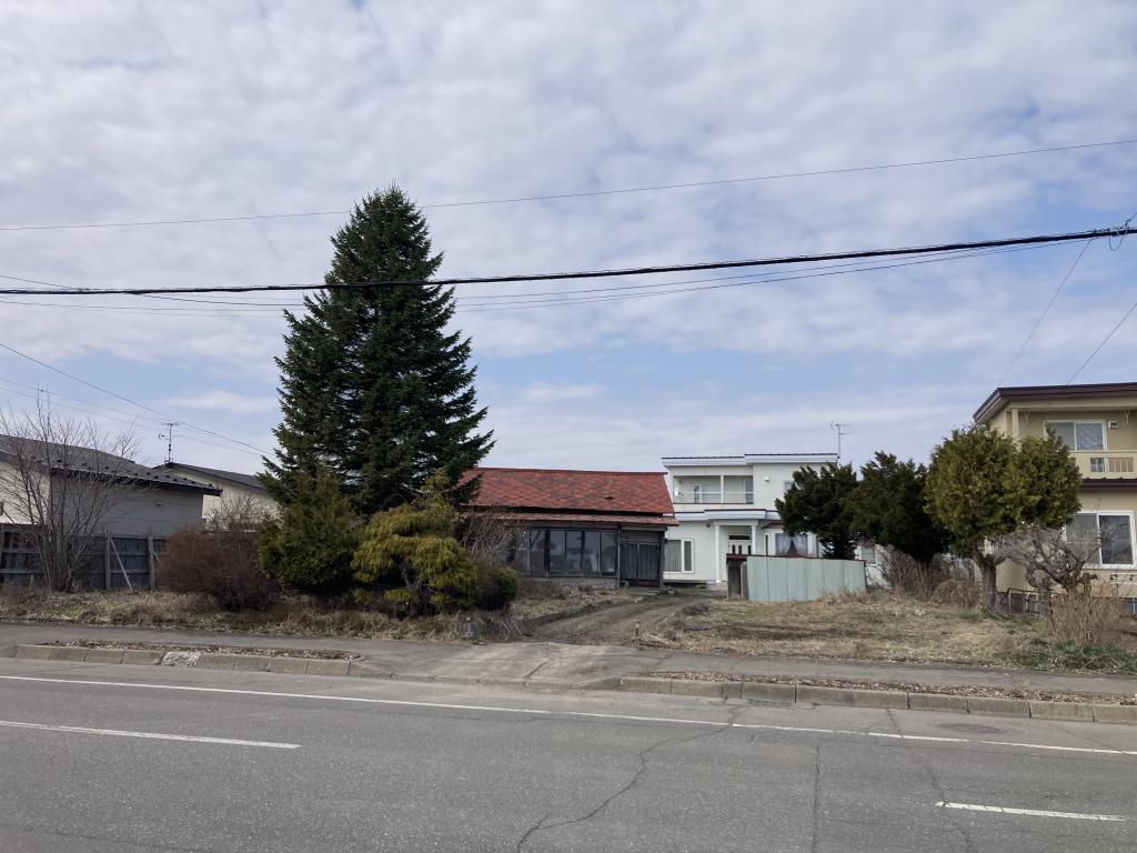 【仲介手数料無料】【売土地】南向き 2筆合計約180坪 解体更地渡し 幕別町札内桜町 外観