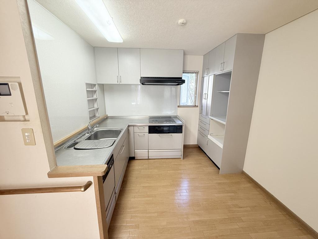 大空7丁目の延床50坪越えの中古戸建 内観