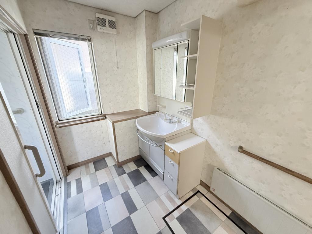 大空7丁目の延床50坪越えの中古戸建 内観