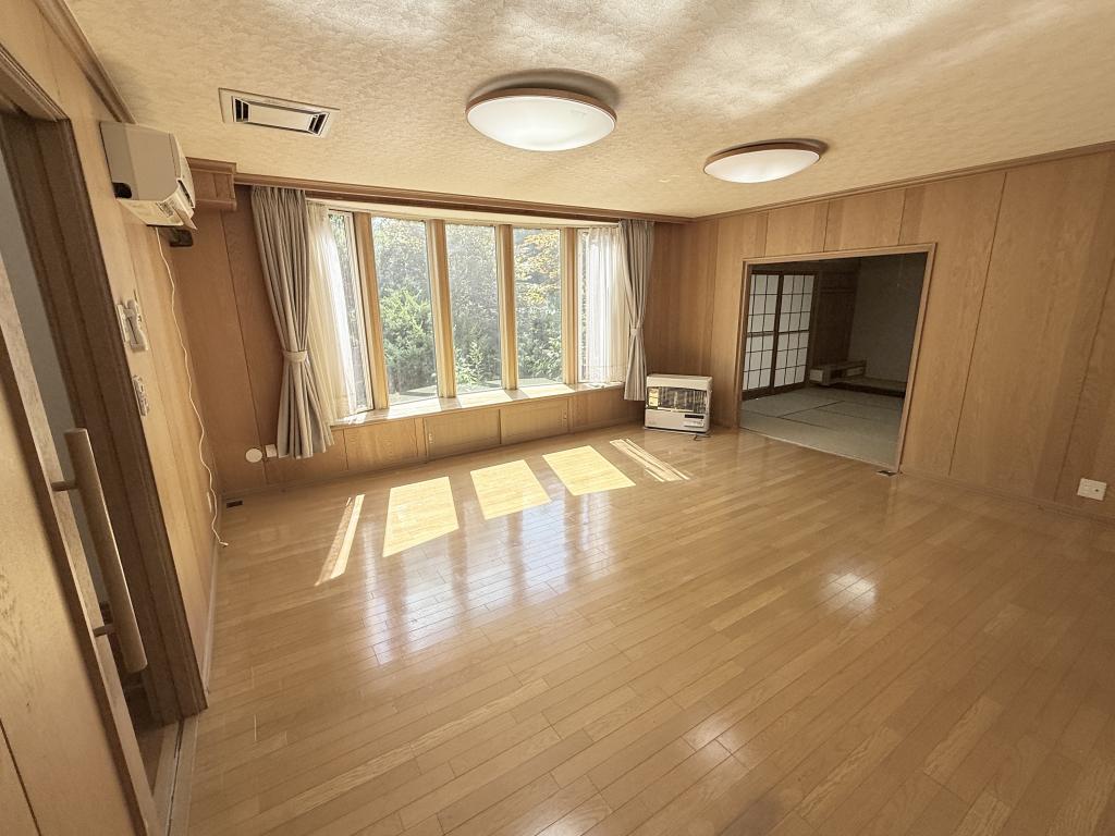 大空7丁目の延床50坪越えの中古戸建 内観