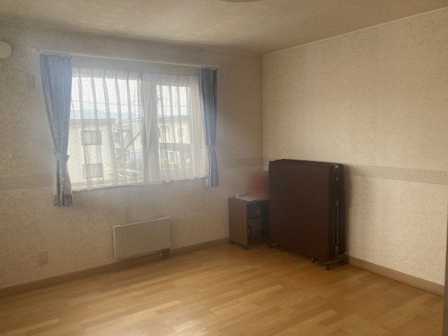 芽室町西３南４丁目【※芽室町の５ＬＤＫ中古住宅！】 内観