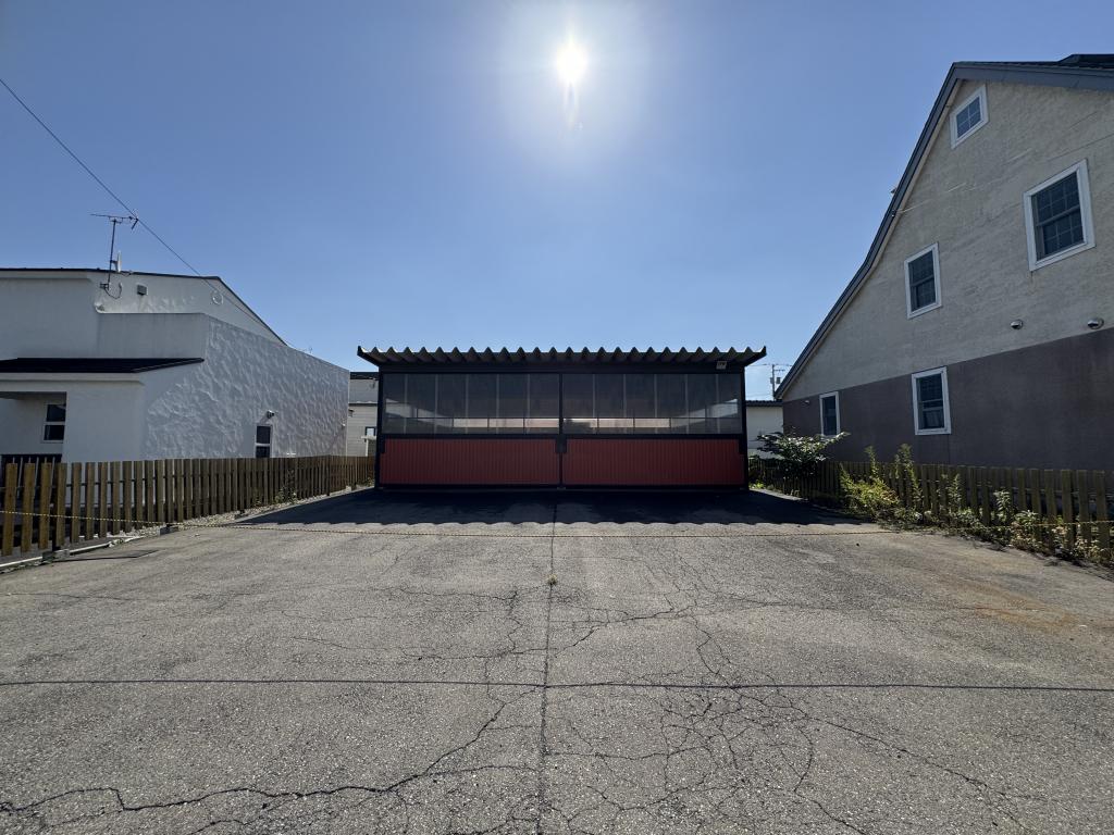 西１６条南１　売倉庫 内観