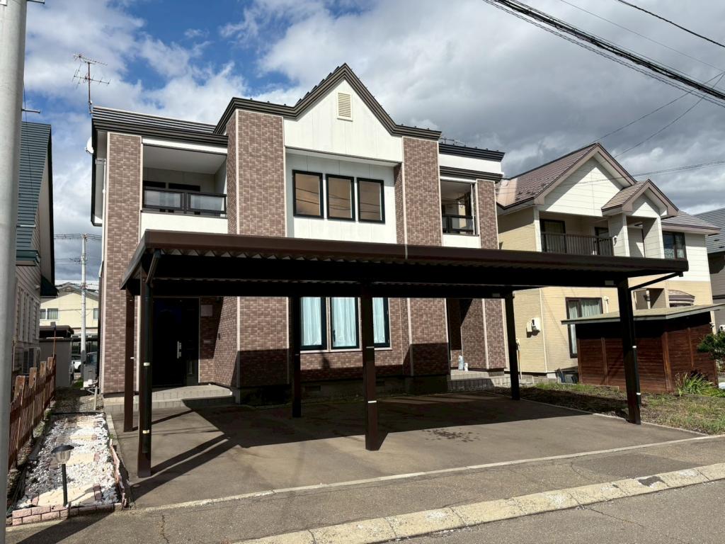 【中古住宅】　帯広市西17条南39丁目　カーポート駐車3台可能　南道路 内観
