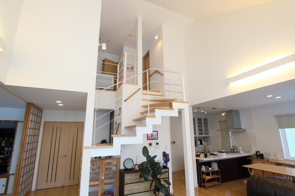 【10/7価格変更】帯広市清流西3丁目4LDK中古住宅　太陽光パネル搭載‼　築17年 内観