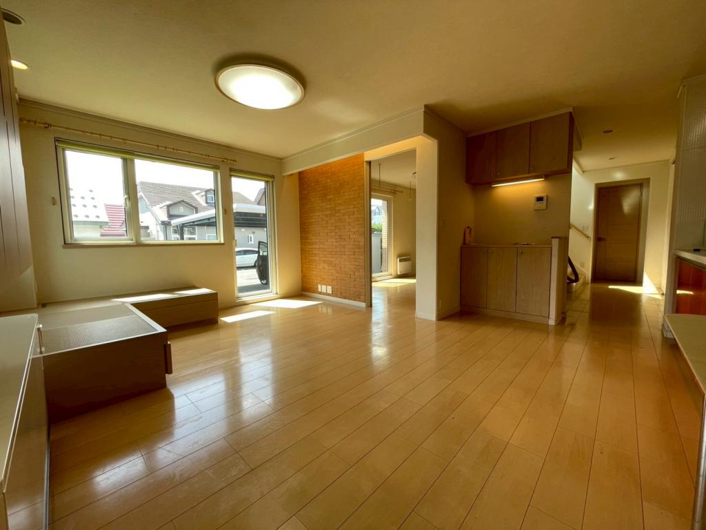 【価格改定】西２５条南３丁目　ソーラーパネル付中古住宅 内観