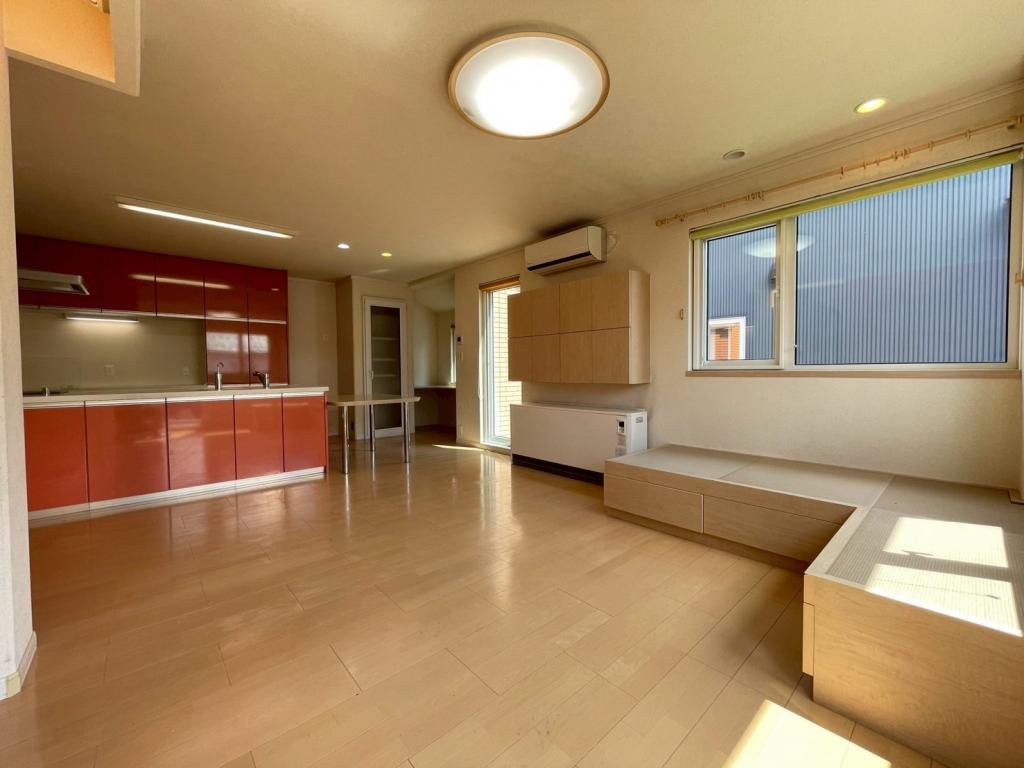 【価格改定】西２５条南３丁目　ソーラーパネル付中古住宅 内観