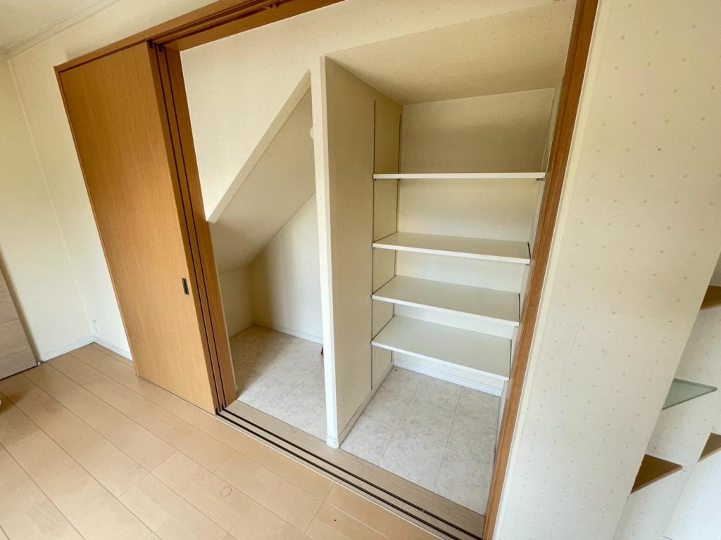 【価格改定】西２５条南３丁目　ソーラーパネル付中古住宅 内観