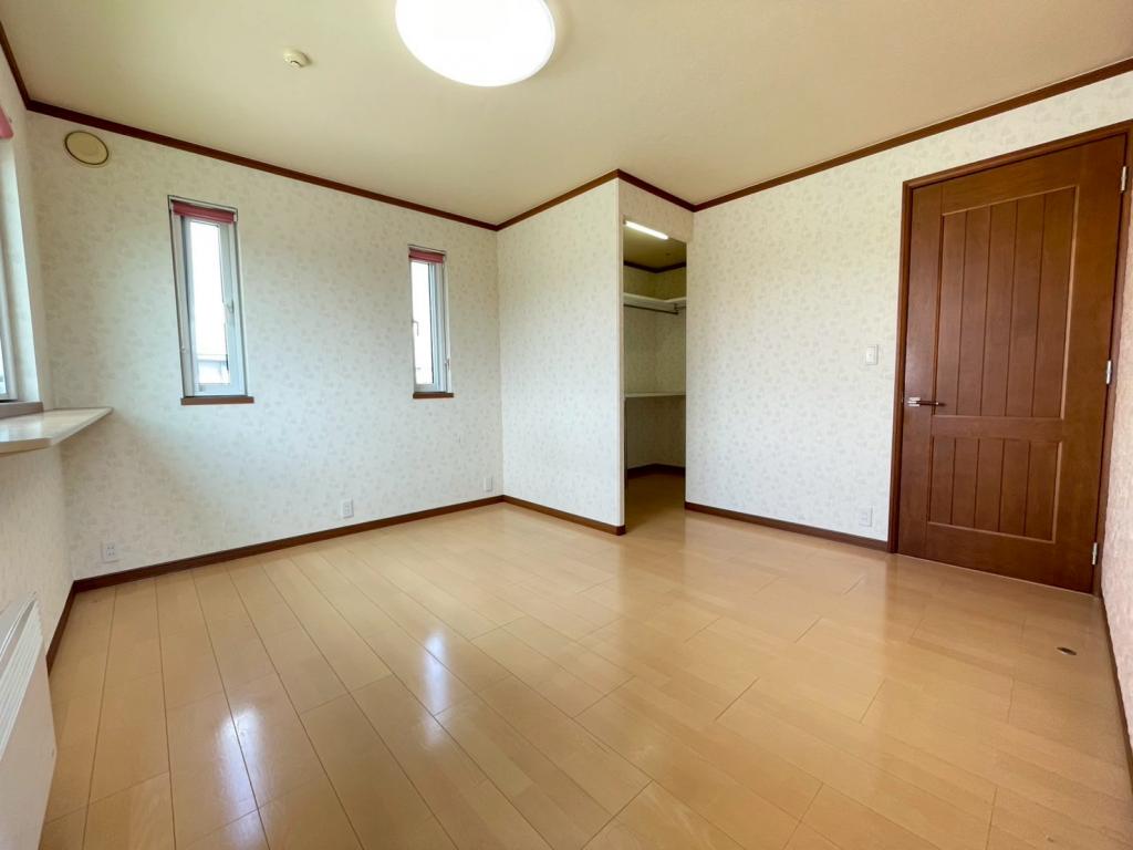 【価格改定】西２５条南３丁目　ソーラーパネル付中古住宅 内観