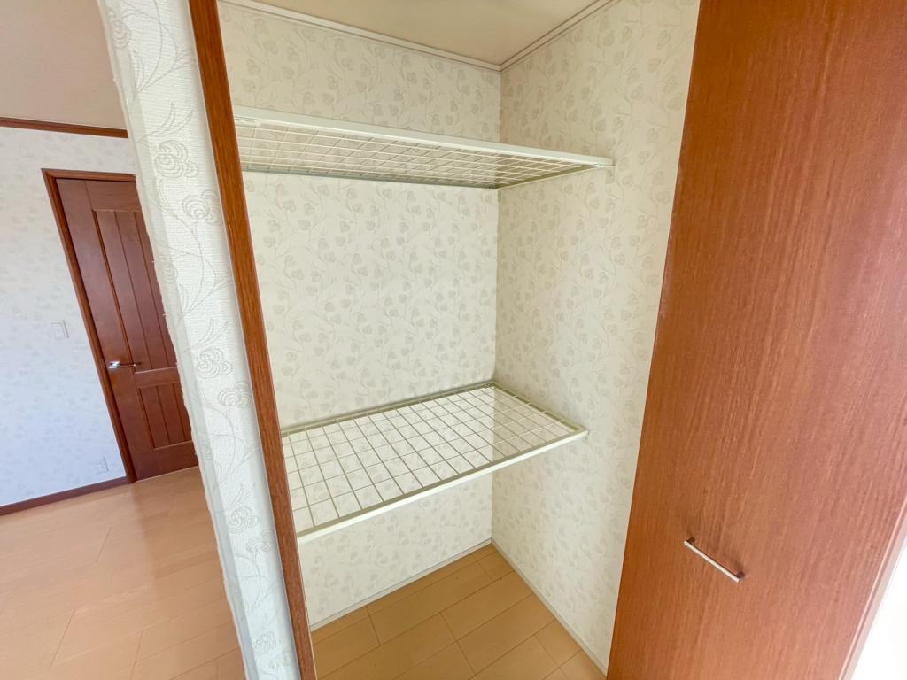 【価格改定】西２５条南３丁目　ソーラーパネル付中古住宅 内観