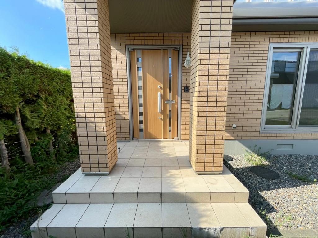 【価格改定】西２５条南３丁目　ソーラーパネル付中古住宅 内観