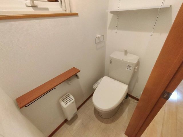 新町東１丁目【新町東に平成２８年築の４ＬＤＫ一戸建て！】 内観