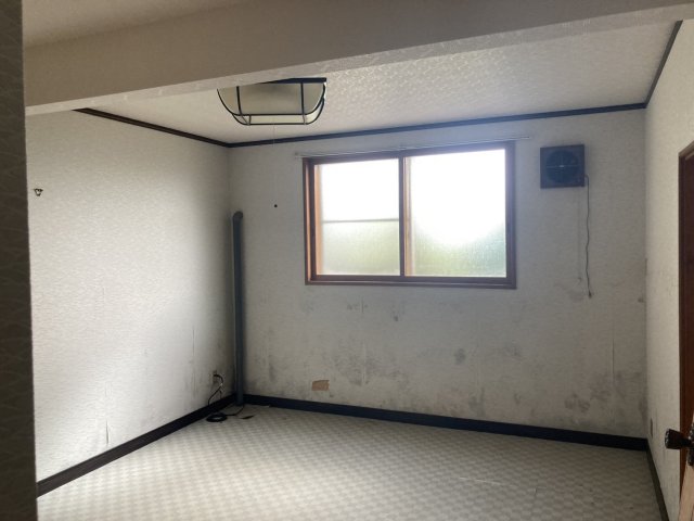 池田町字千代田【緑豊かで広々とした敷地！約２５０坪以上！】 内観