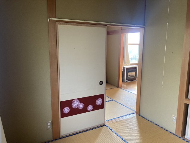 池田町字千代田【緑豊かで広々とした敷地！約２５０坪以上！】 内観