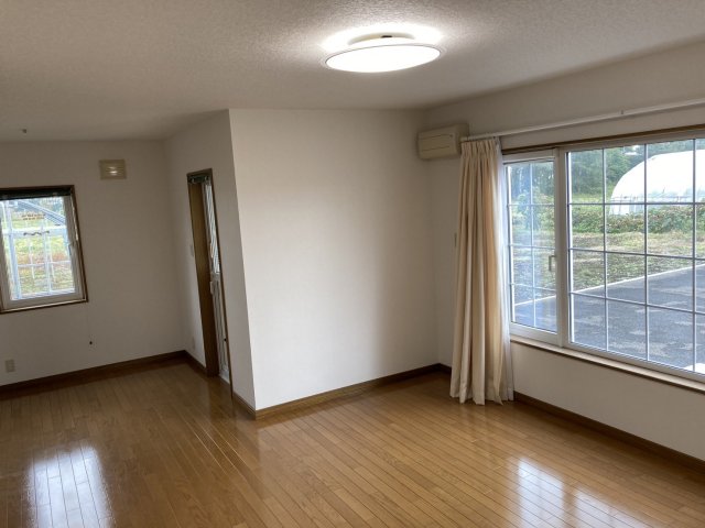 鹿追町鹿追北５線※商談中【平成１４年築３ＳＬＤＫ一戸建て！】 内観