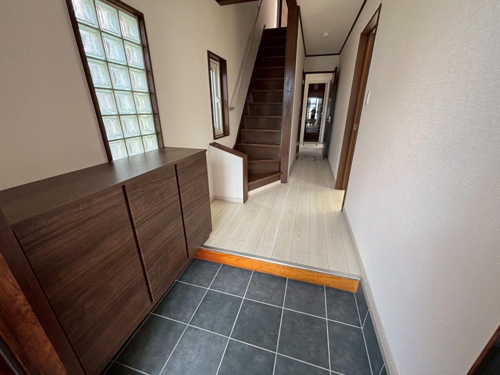 【写真追加】西１９条南４丁目　リフォーム住宅 内観