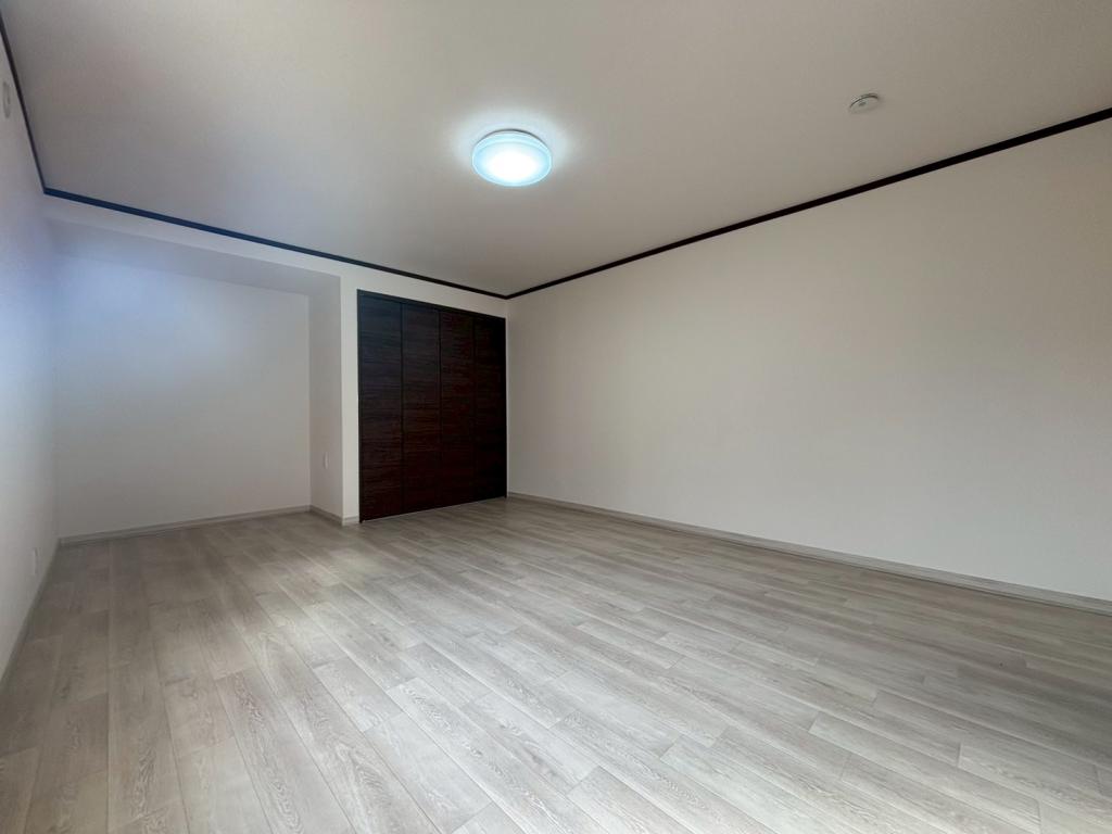 【写真追加】西１９条南４丁目　リフォーム住宅 内観