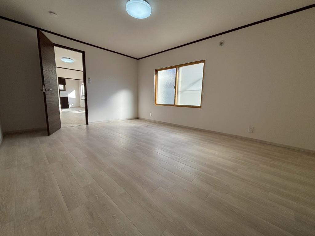 【写真追加】西１９条南４丁目　リフォーム住宅 内観