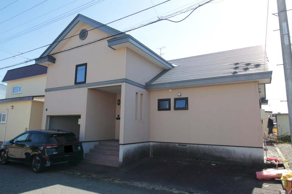 帯広市西13条北5丁目　解放感あるデザイナーズ住宅♪ 外観