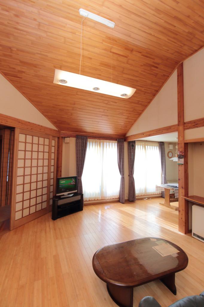 帯広市西13条北5丁目　解放感あるデザイナーズ住宅♪ 内観