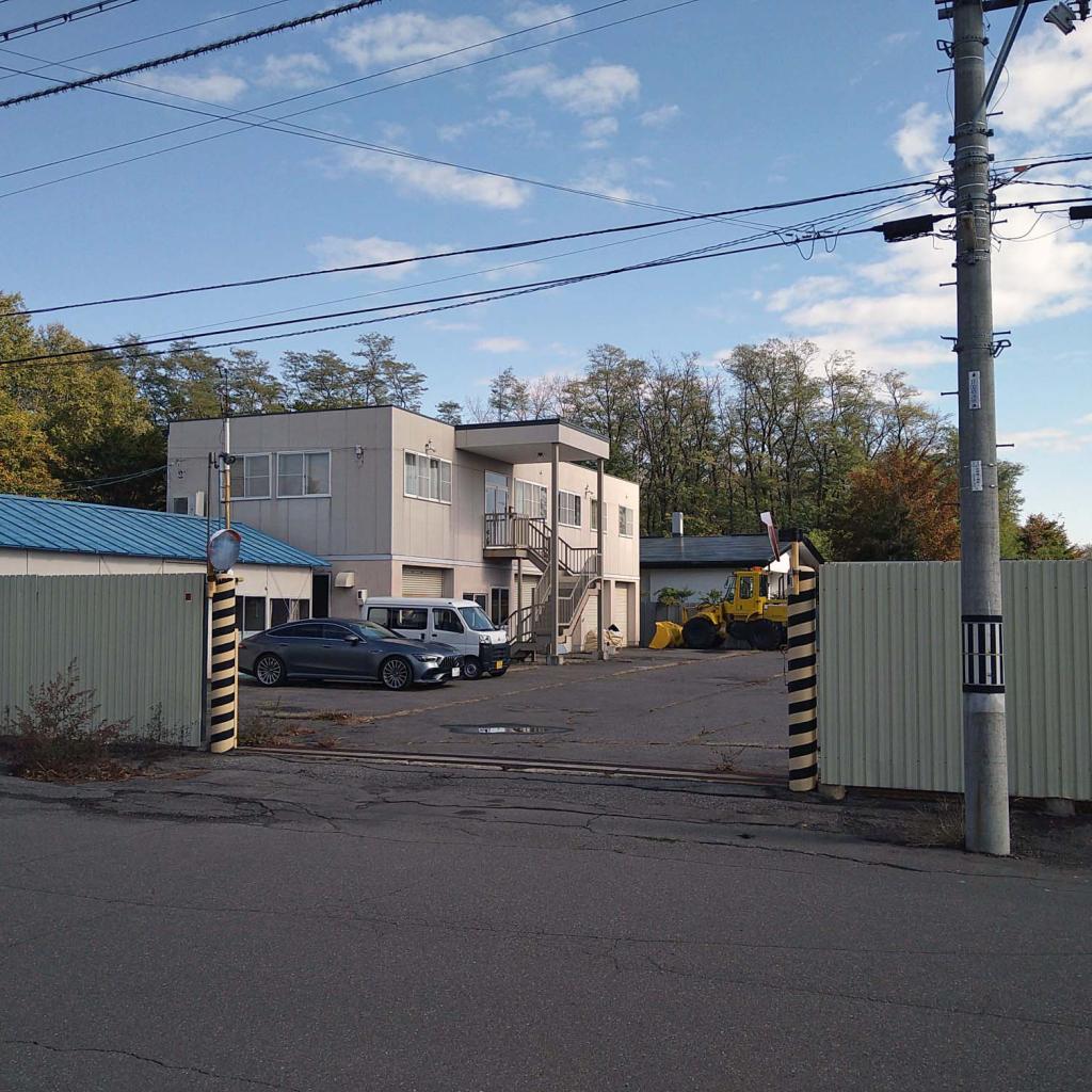 売事務所兼倉庫 内観