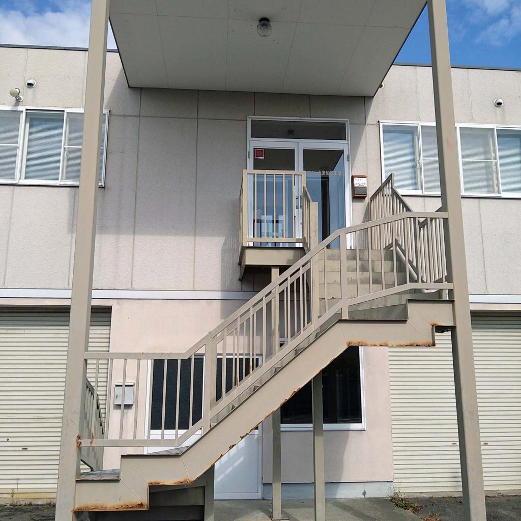 売事務所兼倉庫 内観