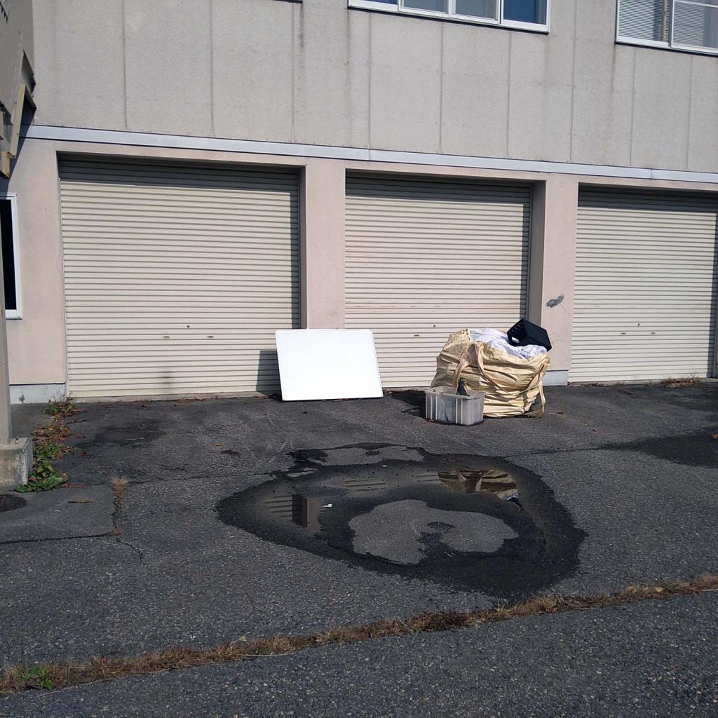 売事務所兼倉庫 内観