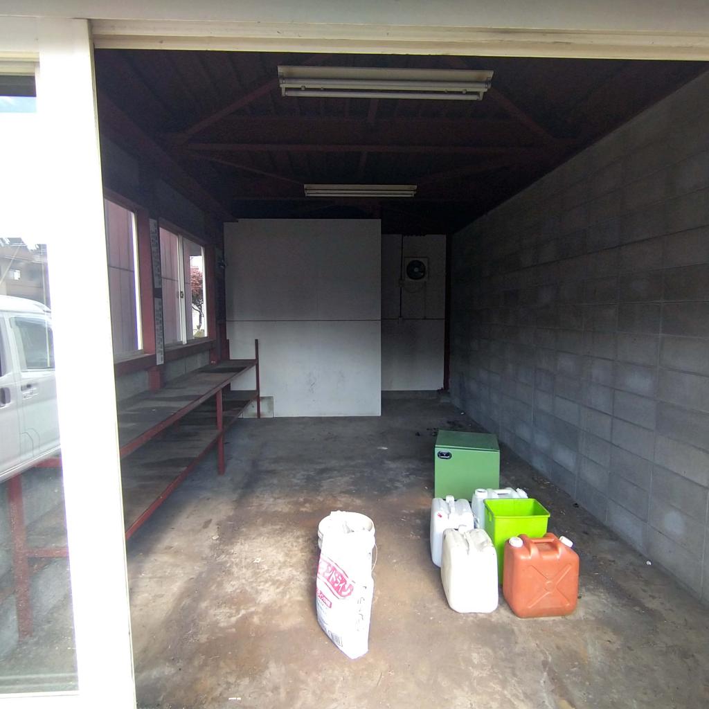 売事務所兼倉庫 内観