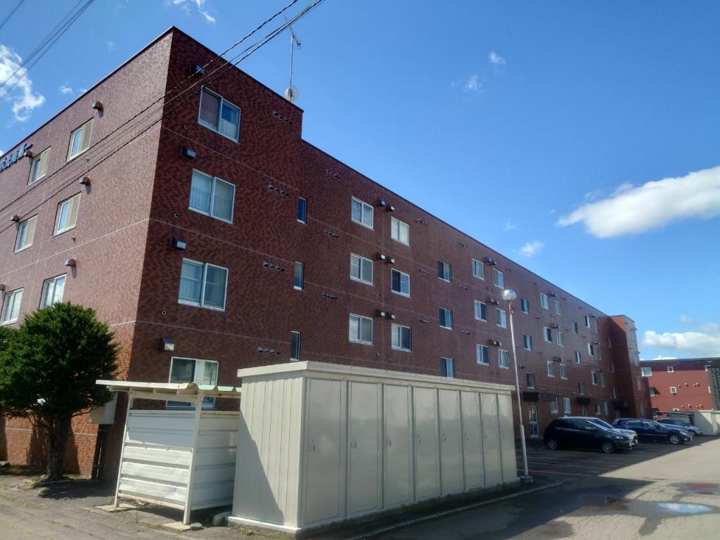 「価格改定」コーポ光南第一　4階建最上階　H29年リフォーム済（トイレ・エアコン・風呂換気扇・インターホン・内装他）光南小学校400ｍ  外観