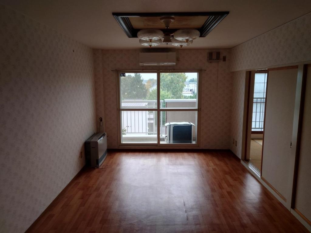「価格改定」コーポ光南第一　4階建最上階　H29年リフォーム済（トイレ・エアコン・風呂換気扇・インターホン・内装他） 内観