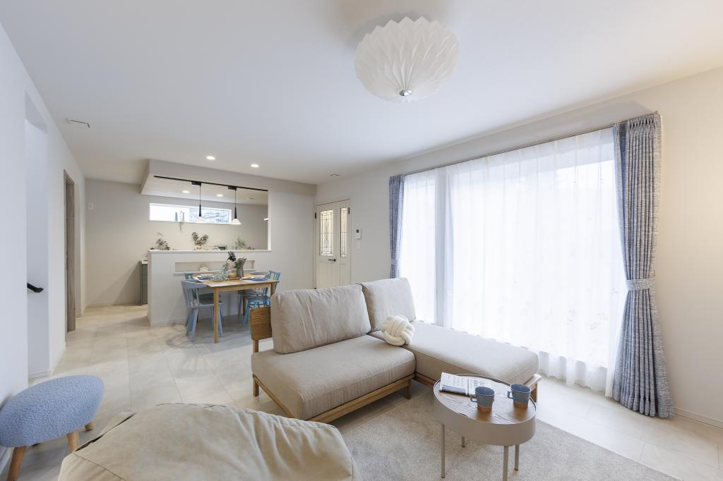 《Azul-アズール-》札内みずほ町モデルハウス《太陽光パネル7.92kw搭載‼》【家具付き！】 内観