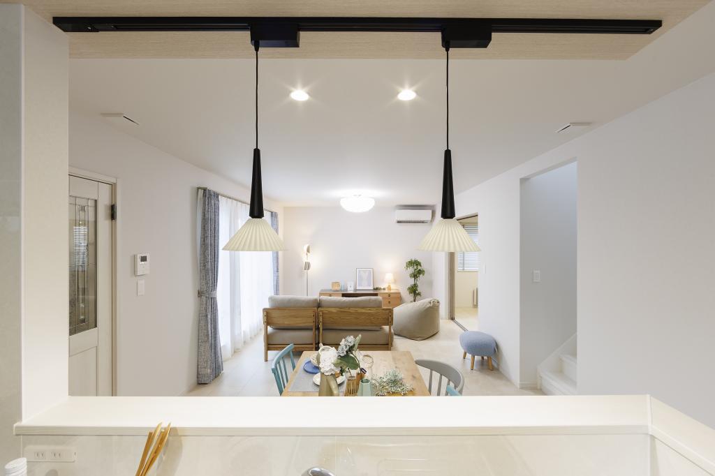 《Azul-アズール-》札内みずほ町モデルハウス《太陽光パネル7.92kw搭載‼》【家具付き！】 内観