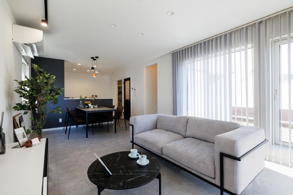 【商談中】帯広市西17条南4丁目モデルハウス《家具付き‼》【太陽光7.92kW搭載‼】  内観