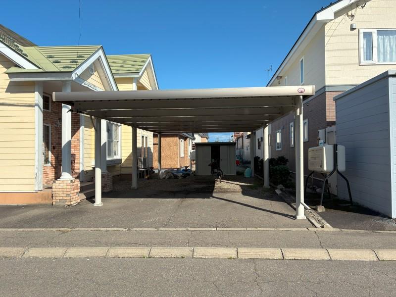 【幕別町札内暁町】トップライトのある吹抜けが明るい住まい〜スーパー・コンビニ至近〜  内観