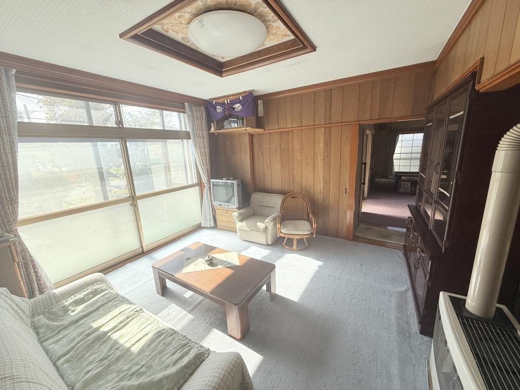 新通北１丁目の南西角地のリノベ向き中古平屋住宅 内観