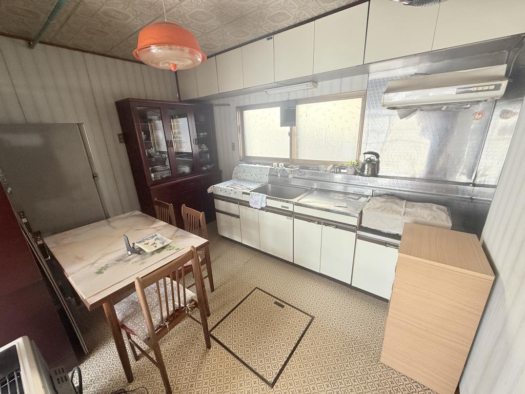 新通北１丁目の南西角地のリノベ向き中古平屋住宅 内観