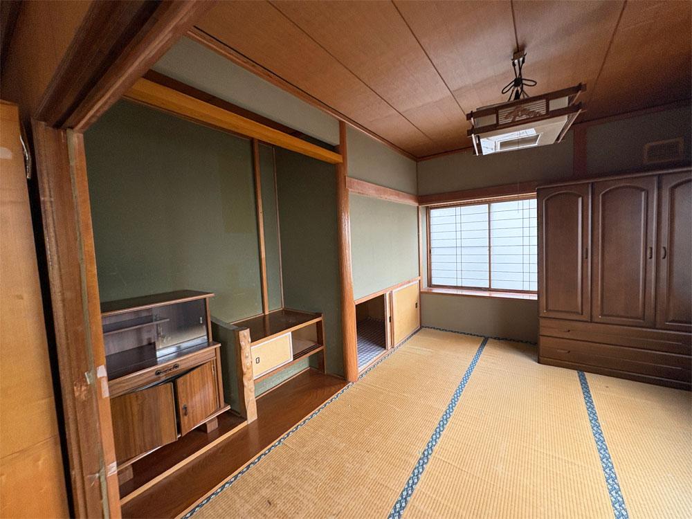 自然豊かな住宅地　南の森西9丁目　5SLDK 中古住宅　車庫・地下有り 内観