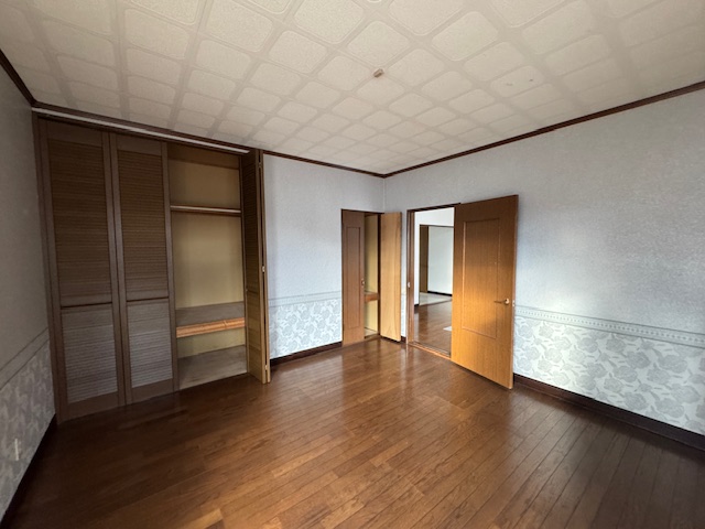 つつじが丘小学校区域　4LDK　北西角地 内観