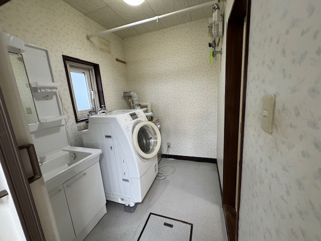 つつじが丘小学校区域　4LDK　北西角地 内観