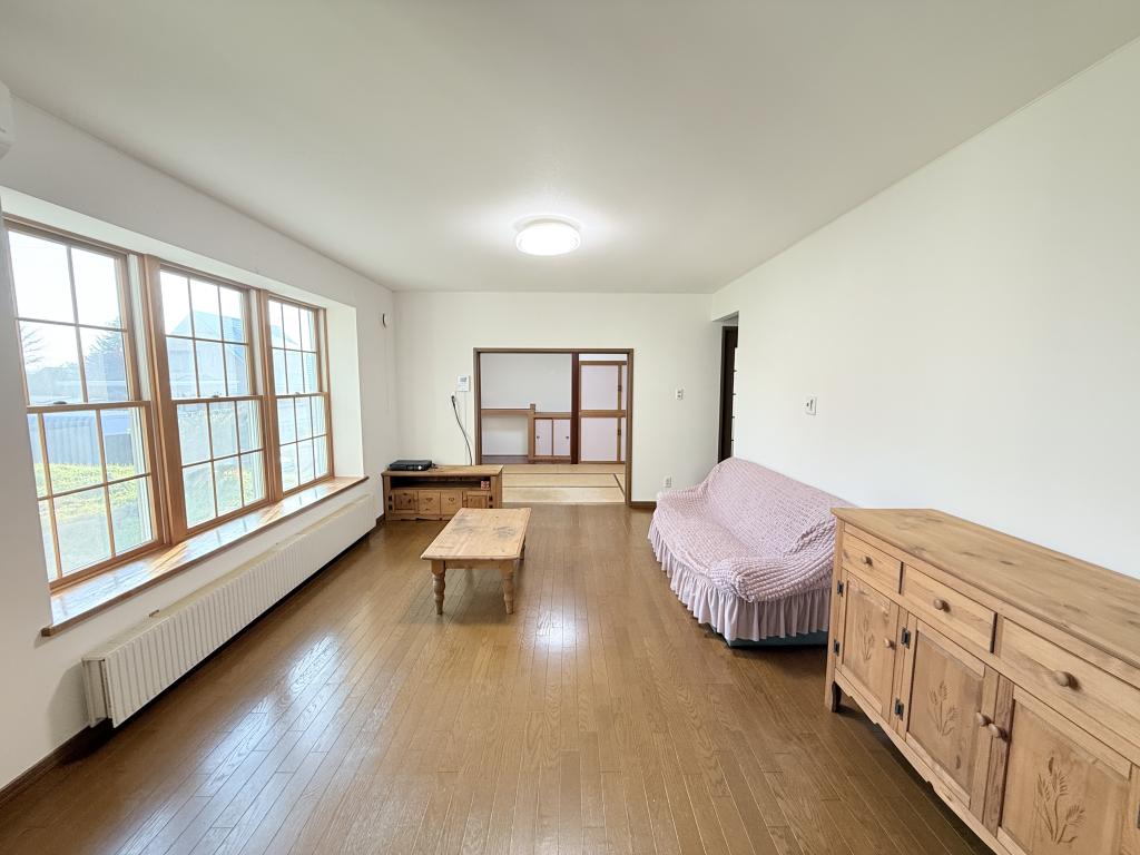 池田町東2条の平屋中古住宅　土地139坪 内観